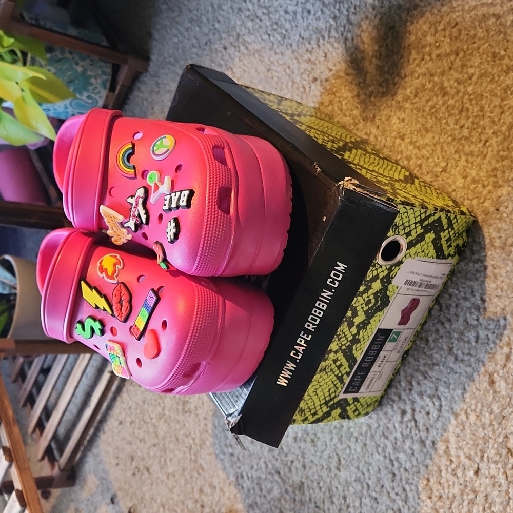 Cape Robin Platform Crocs Pink Size 7 women's